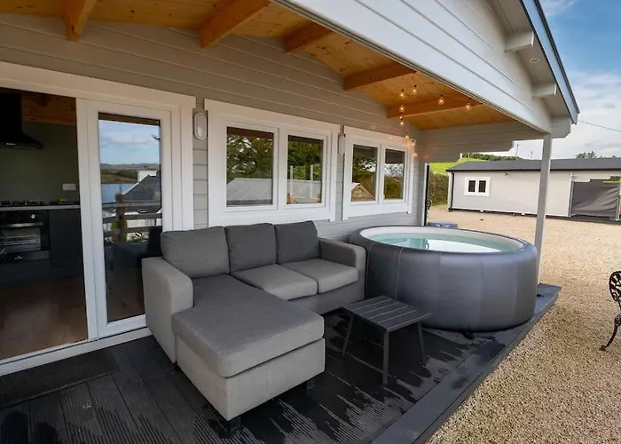 Luxury Log With Private Hot Tub & Sea Views * Letterkenny