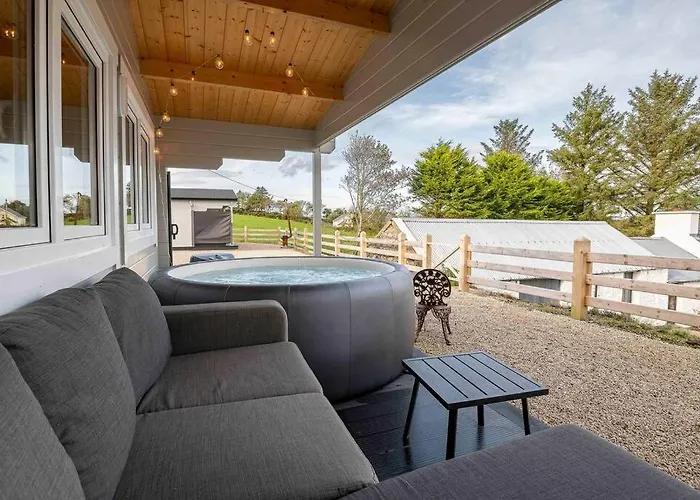 Luxury Log With Private Hot Tub & Sea Views Letterkenny